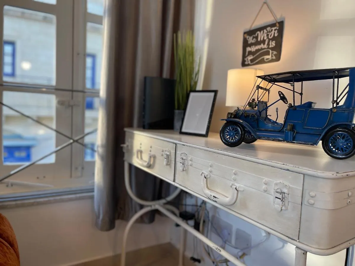 Villa Sliema'S Cozy Retreat - Industrial Styled Townhouse Sliema