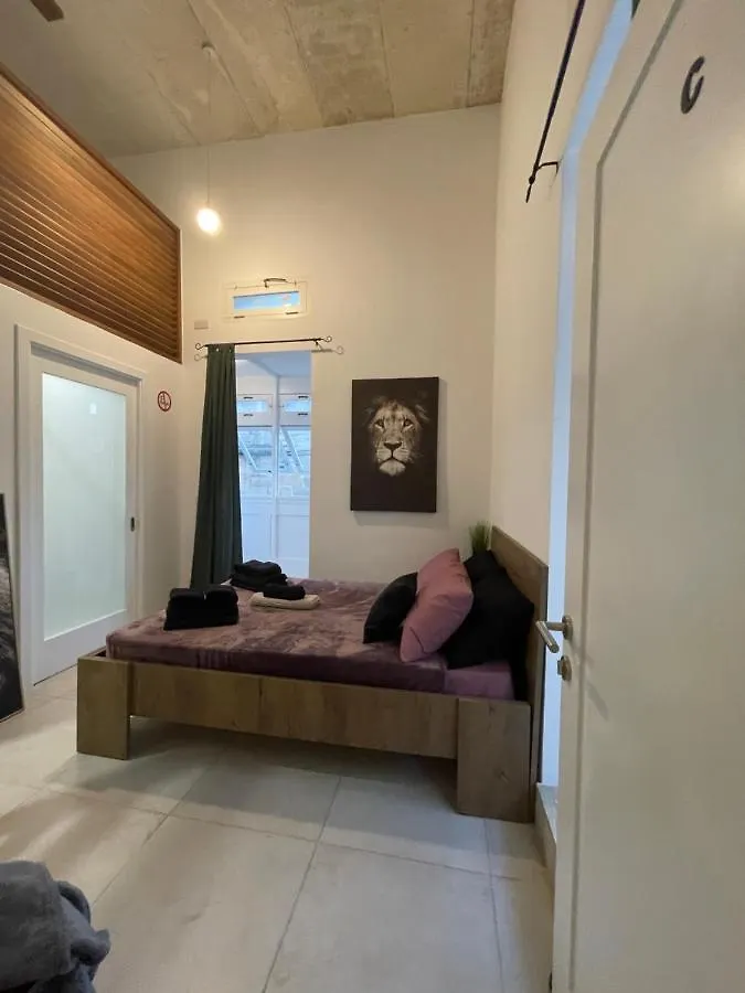 Villa Sliema'S Cozy Retreat - Industrial Styled Townhouse Hébergement de vacances