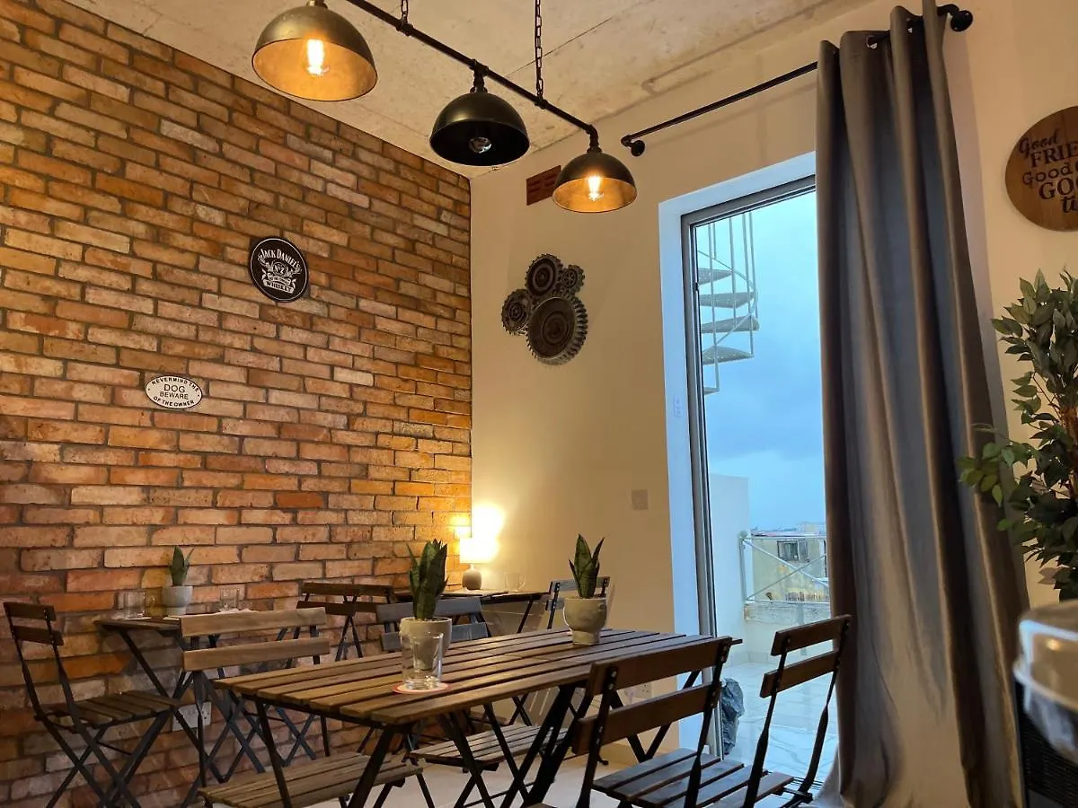 Hébergement de vacances Villa Sliema'S Cozy Retreat - Industrial Styled Townhouse