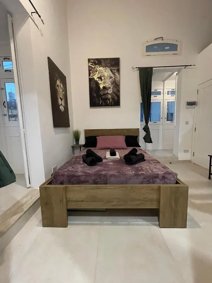 Hébergement de vacances Villa Sliema'S Cozy Retreat - Industrial Styled Townhouse